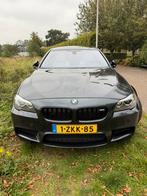BMW M5 Competition 2015 Grijs, Auto's, BMW, Automaat, Achterwielaandrijving, 8 cilinders, 2000 kg
