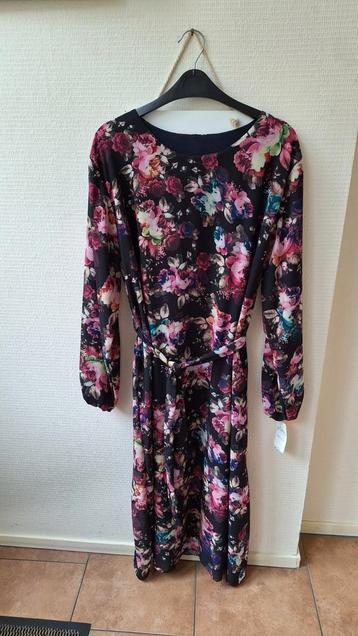Mooie gebloemde jurk Nieuw! Maat M beschikbaar voor biedingen