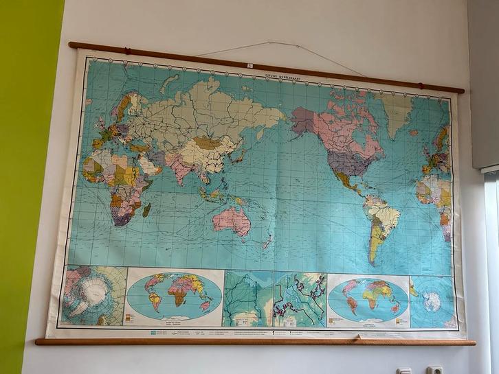 Grote Vintage Wereldkaart voor aan de Muur, Antiek en Kunst, Antiek | Schoolplaten, Aardrijkskunde, Ophalen