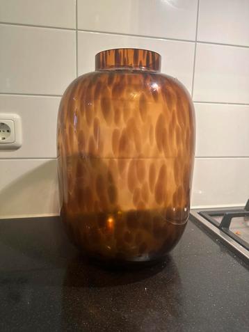 Bruine glazen vaas - decoratief beschikbaar voor biedingen