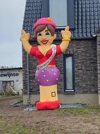 Sarah feestend te huur/ huren, Ophalen, Zo goed als nieuw, Abraham of Sarah