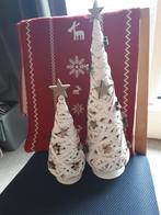 2 witte kerstboompjes van hout, Ophalen