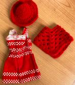 Barbie rood setje uniek! Kort tuniekje met poncho en hoed, Ophalen, Zo goed als nieuw, Barbie