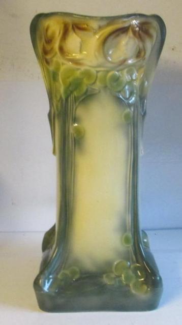 aparte art nouveau keramiek paraplustaander met gezichten beschikbaar voor biedingen