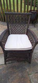 Plastick gevlochten tuinstoelen met kussens., Ophalen, Gebruikt