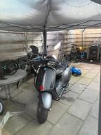 Zeer nette Vespa Sprint matgrijs 4000 kms 2024, Fietsen en Brommers, Scooters | Vespa, Ophalen of Verzenden, Zo goed als nieuw