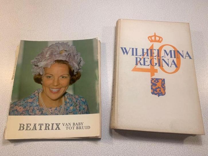 Boeken over Wilhelmina en Beatrix, Verzamelen, Koninklijk Huis en Royalty, Gebruikt, Tijdschrift of Boek, Nederland, Ophalen of Verzenden