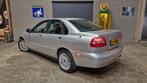 Volvo S40 1.8 Europa 122PK | Rijklaarprijs | Airco | Stoel v, Gebruikt, Zwart, 4 cilinders, Leder en Stof