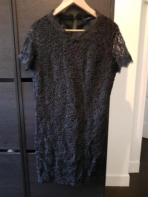 Nieuw: Zara zwart mooi feestjurkje met kant mt M, Kleding | Dames, Jurken, Nieuw, Maat 38/40 (M), Zwart, Boven de knie, Verzenden