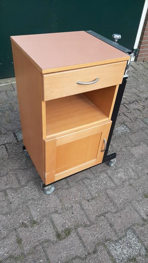 Nachtkastje, Huis en Inrichting, Slaapkamer | Nachtkastjes, Zo goed als nieuw, Hout, Ophalen of Verzenden