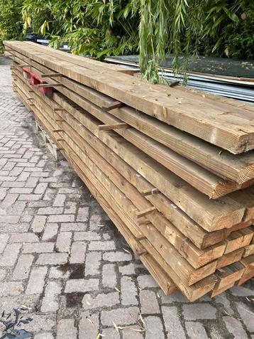 Partij geïmpregneerde balken 6 meter lang beschikbaar voor biedingen