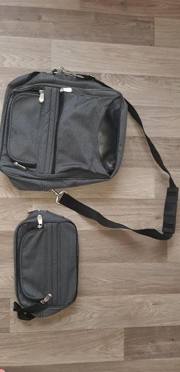 Tas set van twee beschikbaar voor biedingen