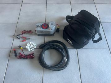 Mooie elektrische pomp Bravo / Scropega BP12 in tas 12 volt  beschikbaar voor biedingen
