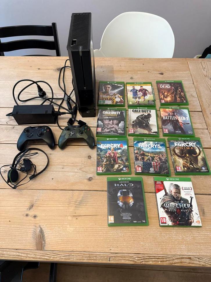 Xbox One met 2 Controllers, 11 Games & Headset, Spelcomputers en Games, Spelcomputers | Xbox One, Gebruikt, Xbox One, Met 2 controllers