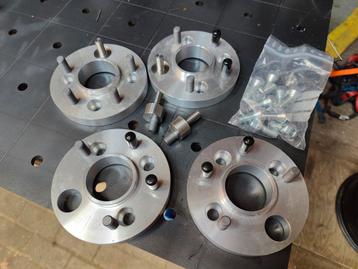 4x100 naar 5x108 adapters beschikbaar voor biedingen