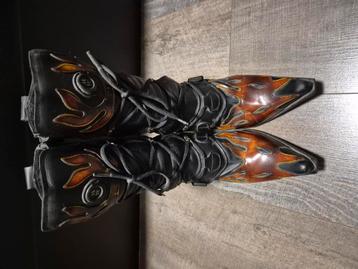 New Rock laarzen zwart met rode vlammen  beschikbaar voor biedingen