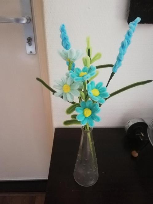 Klein boeketje, zelf gemaakt met  pijpenragers., Huis en Inrichting, Woonaccessoires | Kunstplanten en Kunstbloemen, Zo goed als nieuw