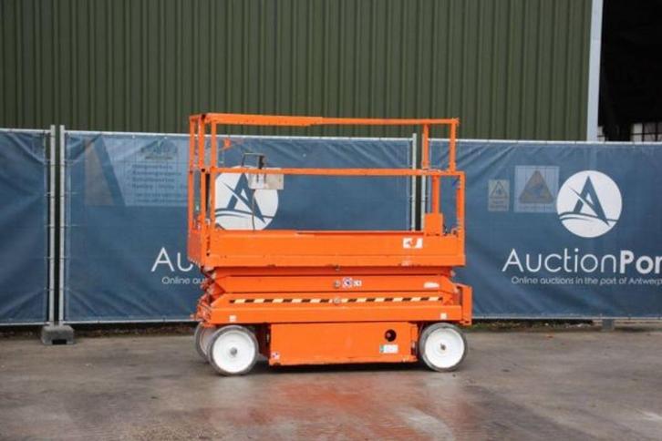 Veiling: Schaarliften, Zakelijke goederen, Machines en Bouw | Liften, Steigers en Ladders, Ophalen