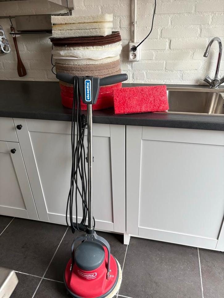 Cleanfix Schrob-/Boenmachine + Pads, Doe-het-zelf en Verbouw, Gereedschap | Schuurmachines, Gebruikt, Overige typen, Minder dan 600 watt