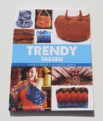 Young Adults Haak/breiboek M3432: Trendy tassen 15+, Jaroslava Dovcová, Ophalen of Verzenden, Breien en Haken, Zo goed als nieuw