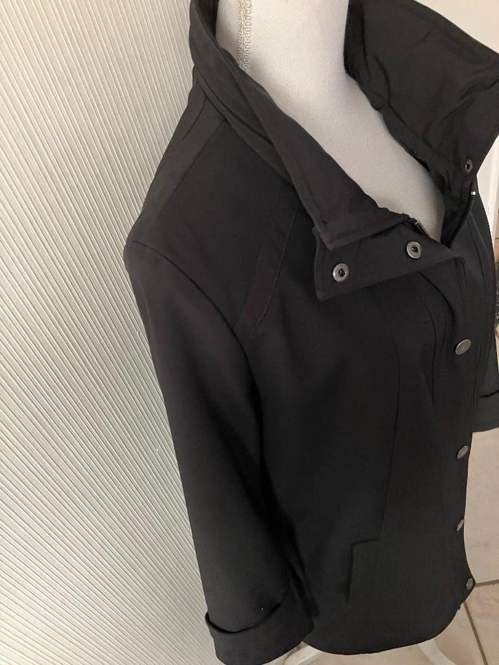 bexleys maat 46 oksel tot oksel 60 cm najaar/winter, Kleding | Dames, Jassen | Winter, Zo goed als nieuw, Maat 46/48 (XL) of groter