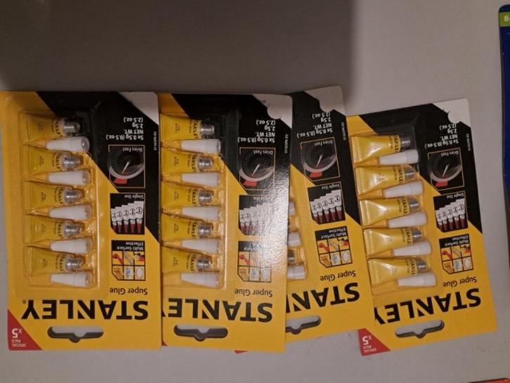 Superlijm/ Super Glue 21 buis/tubes, Hobby en Vrije tijd, Overige Hobby en Vrije tijd, Nieuw, Ophalen