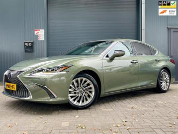 Lexus ES 300h Executive Line NAP CARPLAY 360 CAMERA KEYLESS  beschikbaar voor biedingen