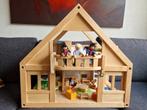 Houten poppenhuis van Plantoys met inrichting., Ophalen, Zo goed als nieuw, Poppenhuis