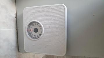 Weegschaal  beschikbaar voor biedingen