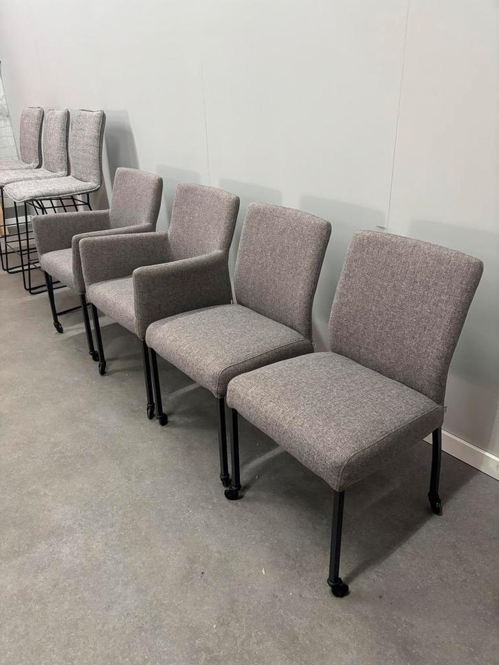 4 nieuwe design eetkamerstoelen in grijze stof, Huis en Inrichting, Stoelen, Vier, Stof, Grijs, Ophalen of Verzenden