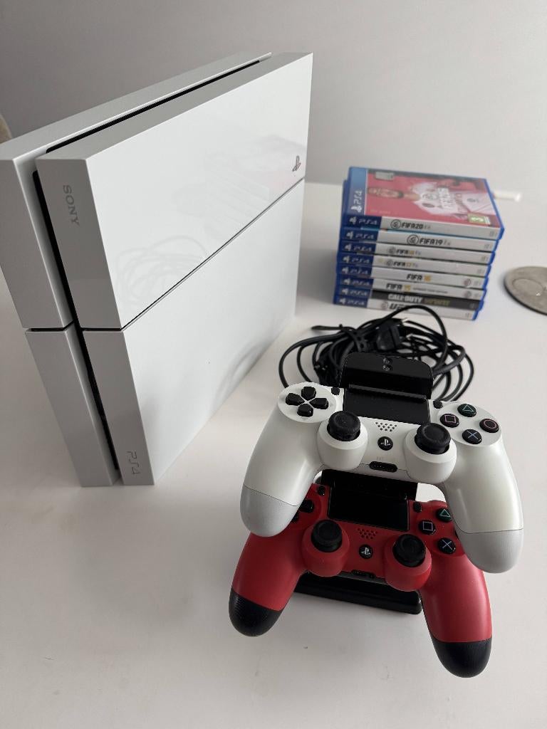 PlayStation 4 + 2 controllers + oplaadstation + 8 spellen, Spelcomputers en Games, Spelcomputers | Sony PlayStation 4, Ophalen
