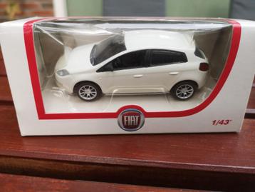 Diverse modellen Norev Rastar Welly Bburago Solido, 1:43
 beschikbaar voor biedingen