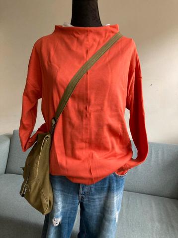 DEERBERG sweater, oranje, maat M (valt ruim) beschikbaar voor biedingen