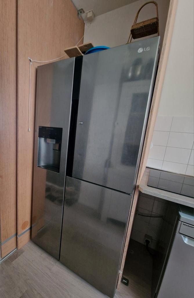 LG Amerikaanse koelkast met water- en ijsdispenser, Witgoed en Apparatuur, Koelkasten en IJskasten, Gebruikt, Met aparte vriezer