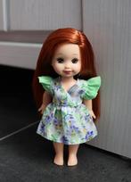 Barbie kleding nieuw - Jurkje Shelly Kelly - groen wit blauw, Ophalen of Verzenden, Nieuw, Barbie