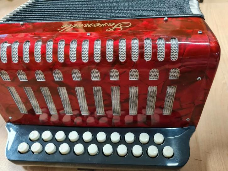 Trekzak serenelli, Muziek en Instrumenten, Accordeons, Nieuw, Overige merken, Met koffer, Met riemen, Ophalen