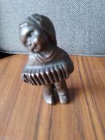 Bronzen mannetje met accordeon  hoogte 11 cm, Ophalen of Verzenden