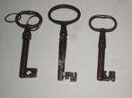 Grote oude sleutels 3 stuks, Antiek en Kunst, Curiosa en Brocante, Ophalen of Verzenden