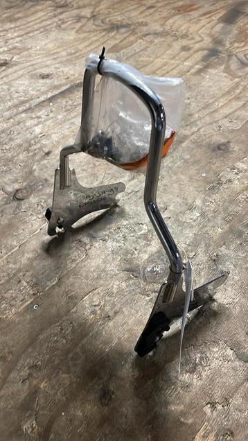 Harley detachable sissybar roadking touring  beschikbaar voor biedingen