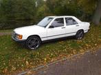 Mercedes-Benz 190-Serie 2.0 AUT 1984 Wit.  W201, Auto's, Mercedes-Benz, Automaat, Euro 5, Achterwielaandrijving, Alarm
