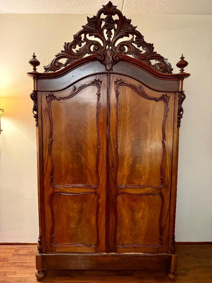 Antieke Biedermeier Kuifkast van mahoniehout  (235 x 132 cm), Antiek en Kunst, Antiek | Meubels | Kasten, Ophalen