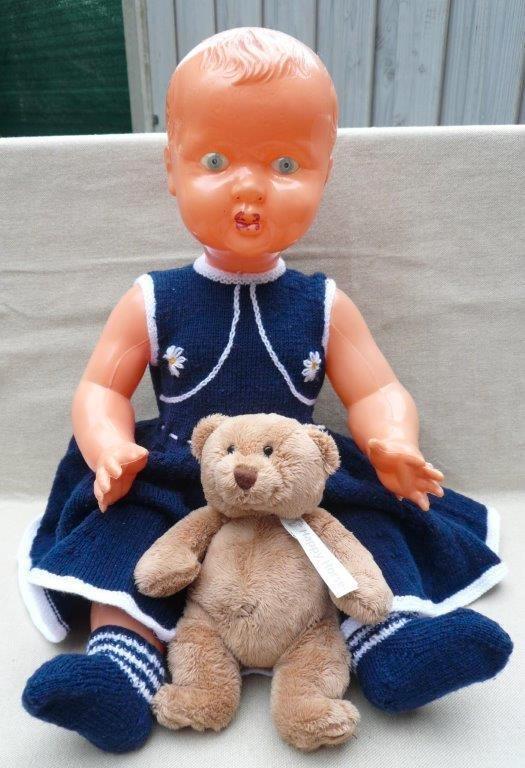 Leuke oude plastic pop met blauwe ogen, Verzamelen, Poppen, Gebruikt, Pop, Ophalen of Verzenden
