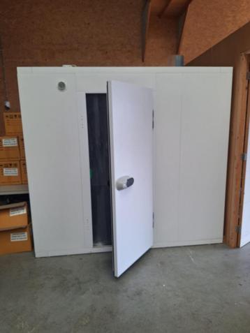 Vriescel afm. bxdxh  240 x 300 x220 cm (15 m³) beschikbaar voor biedingen