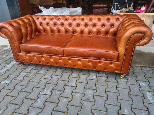 Nieuwe cognac Chesterfield bank 2.15 breed BEZORGING GRATIS, Huis en Inrichting, Banken | Bankstellen, Nieuw, Rechte bank, Leer