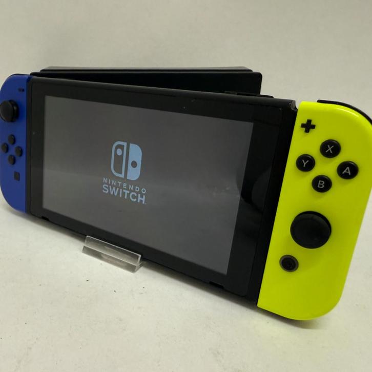 Nintendo Switch V2 Blauw / Geel, Spelcomputers en Games, Spelcomputers | Nintendo Switch, Gebruikt