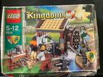 6918 Lego kingdoms aanval op de smederij, Ophalen of Verzenden, Zo goed als nieuw