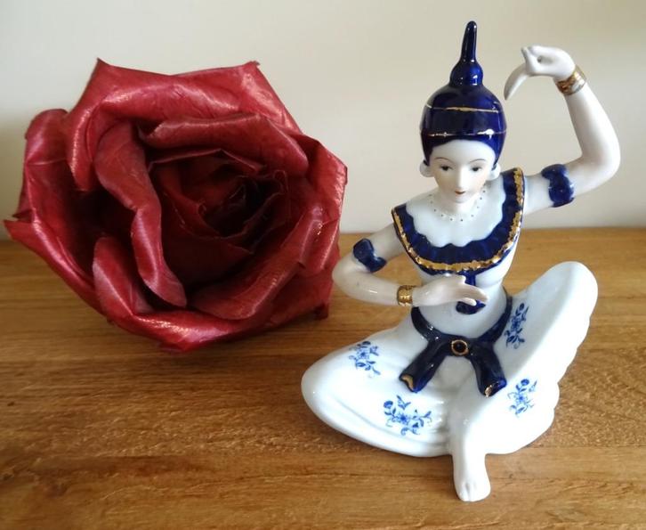 Thai Siamese Temple Dancer. Handbeschilderd. Is 20 cm hoog, Antiek en Kunst, Kunst | Niet-Westerse kunst, Verzenden
