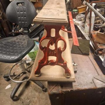 inpakpapierrolhouder 1920 beschikbaar voor biedingen