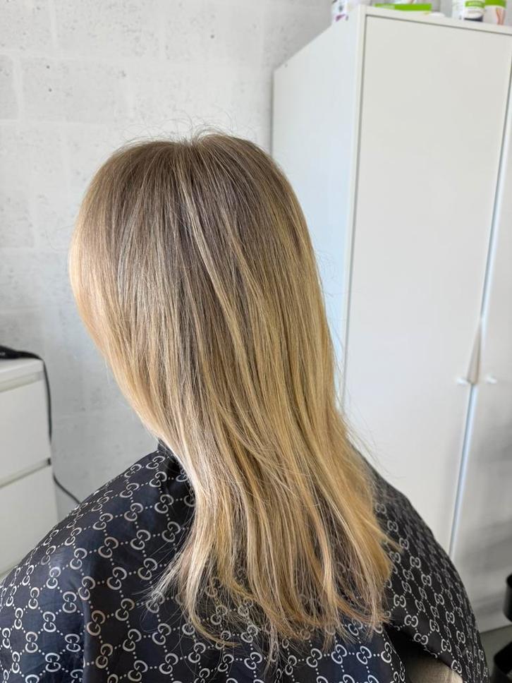 Kapper en colorist voor u, Diensten en Vakmensen, Kappers en Thuiskappers, Knippen, Verven of Highlights