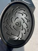 Nieuwe Staub ovale ovenschaal met deksel 23 cm eucalyptus, Gietijzer, Nieuw, Ophalen of Verzenden, Staub